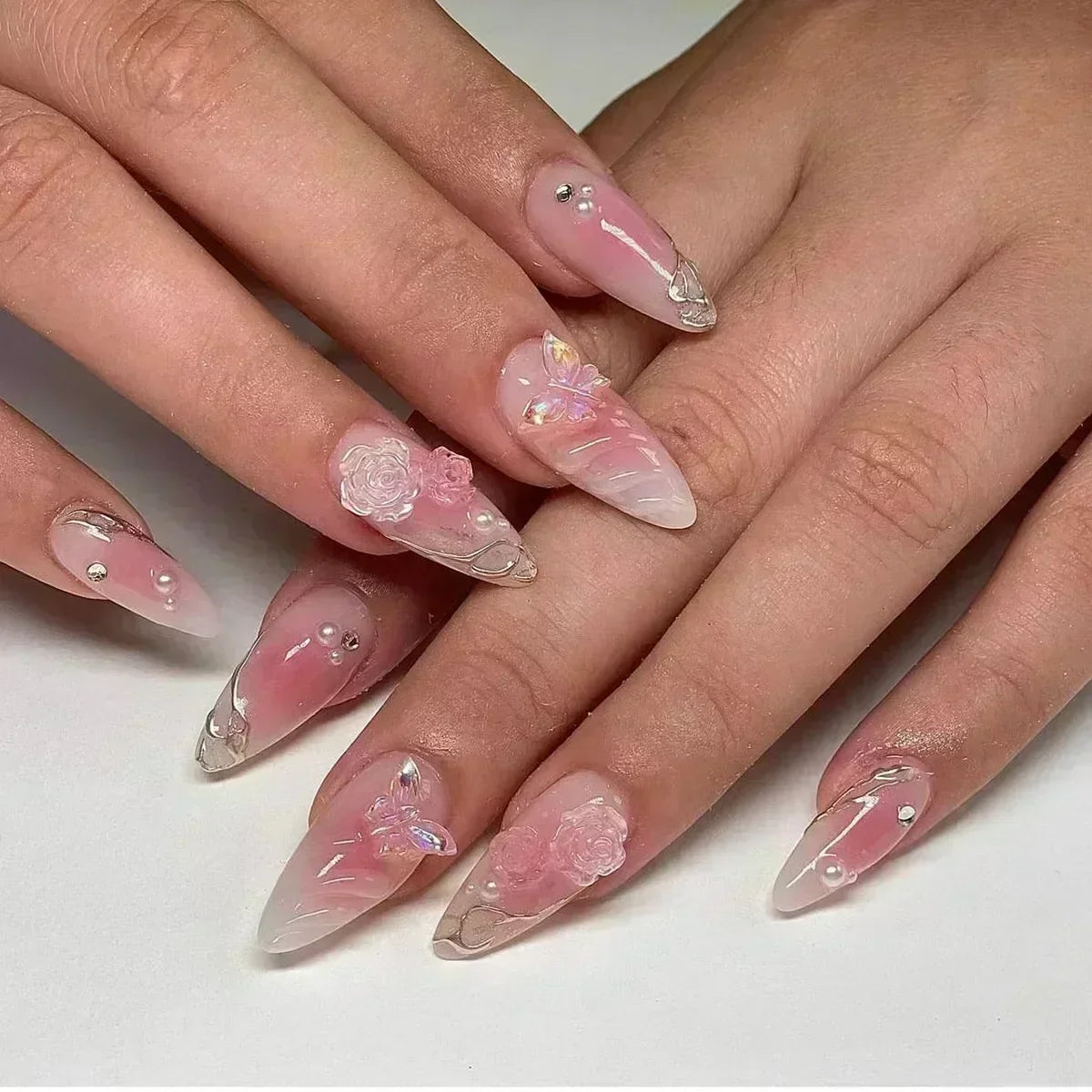 Caliente Butterfly Pink Faux Ongles Élégants